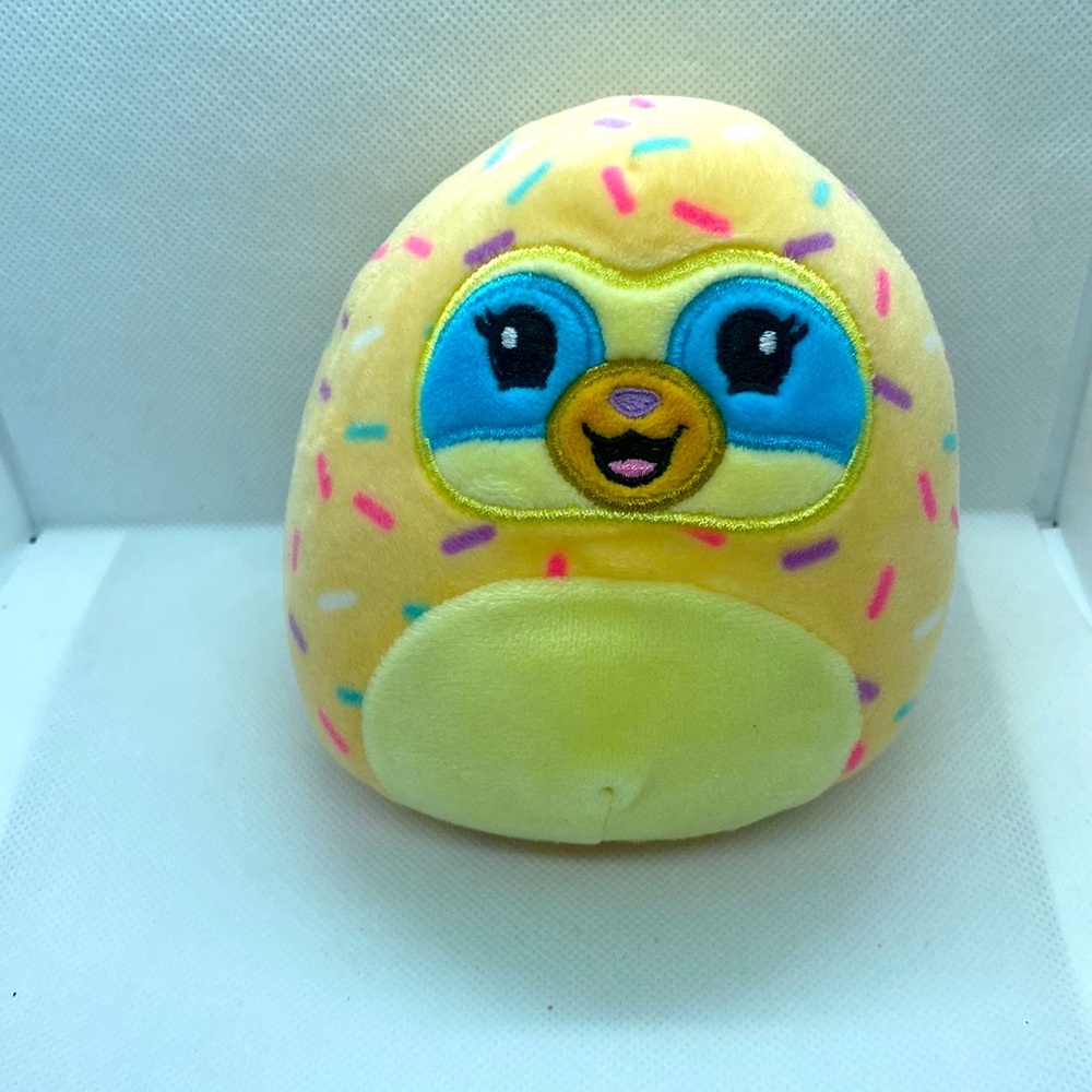 Cake themed sloth squish mallow